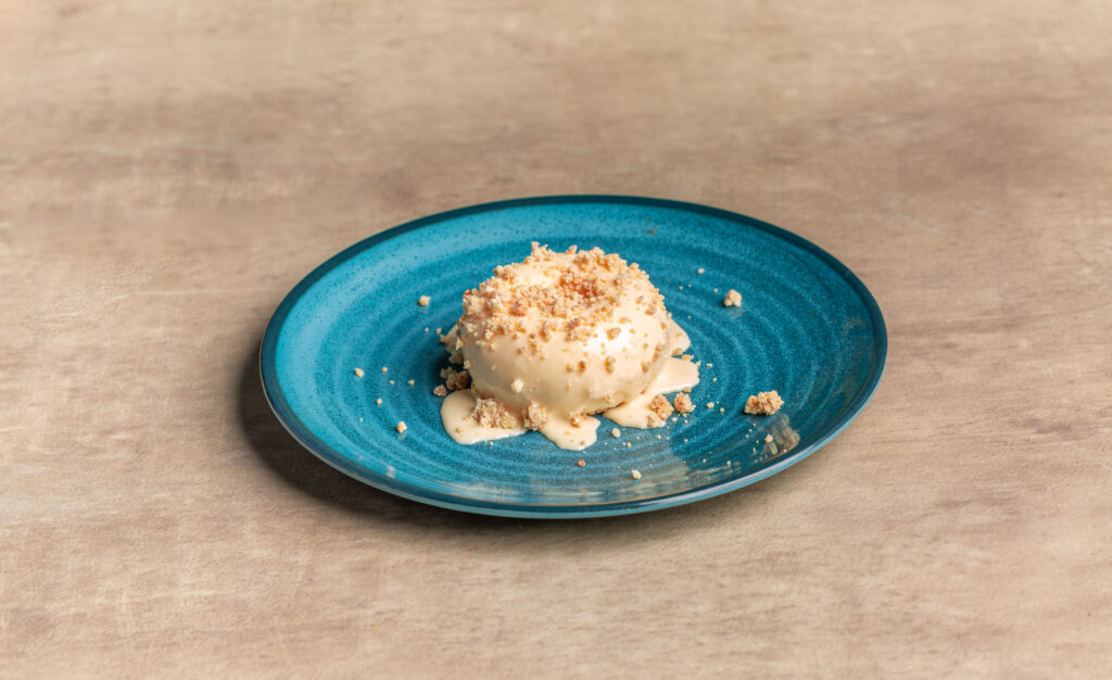 טבעת יוזו עם רוטב ופירורים